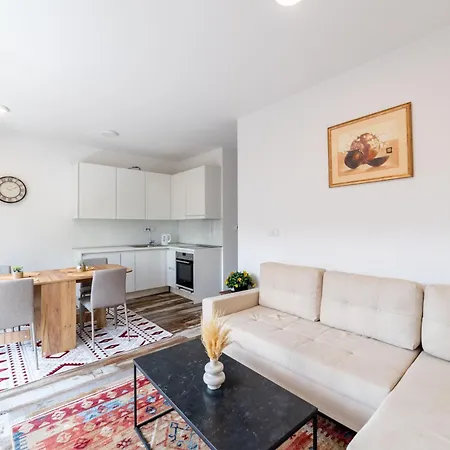 Old Town Bardakcije Skyline Design Apartamento *