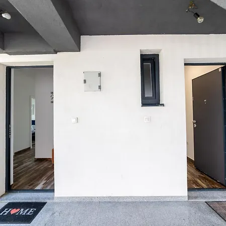 Old Town Bardakcije Skyline Design Apartamento *