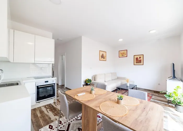 Old Town Bardakcije Skyline Design