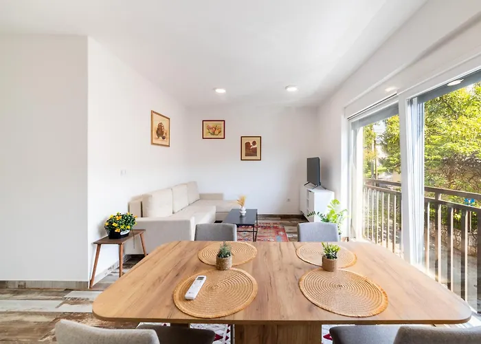 Old Town Bardakcije Skyline Design *