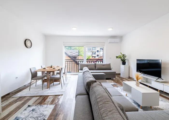 Old Town Bardakcije Skyline Design Apartamento *