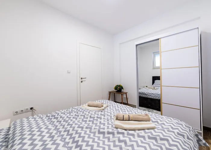 Old Town Bardakcije Skyline Design Apartamento